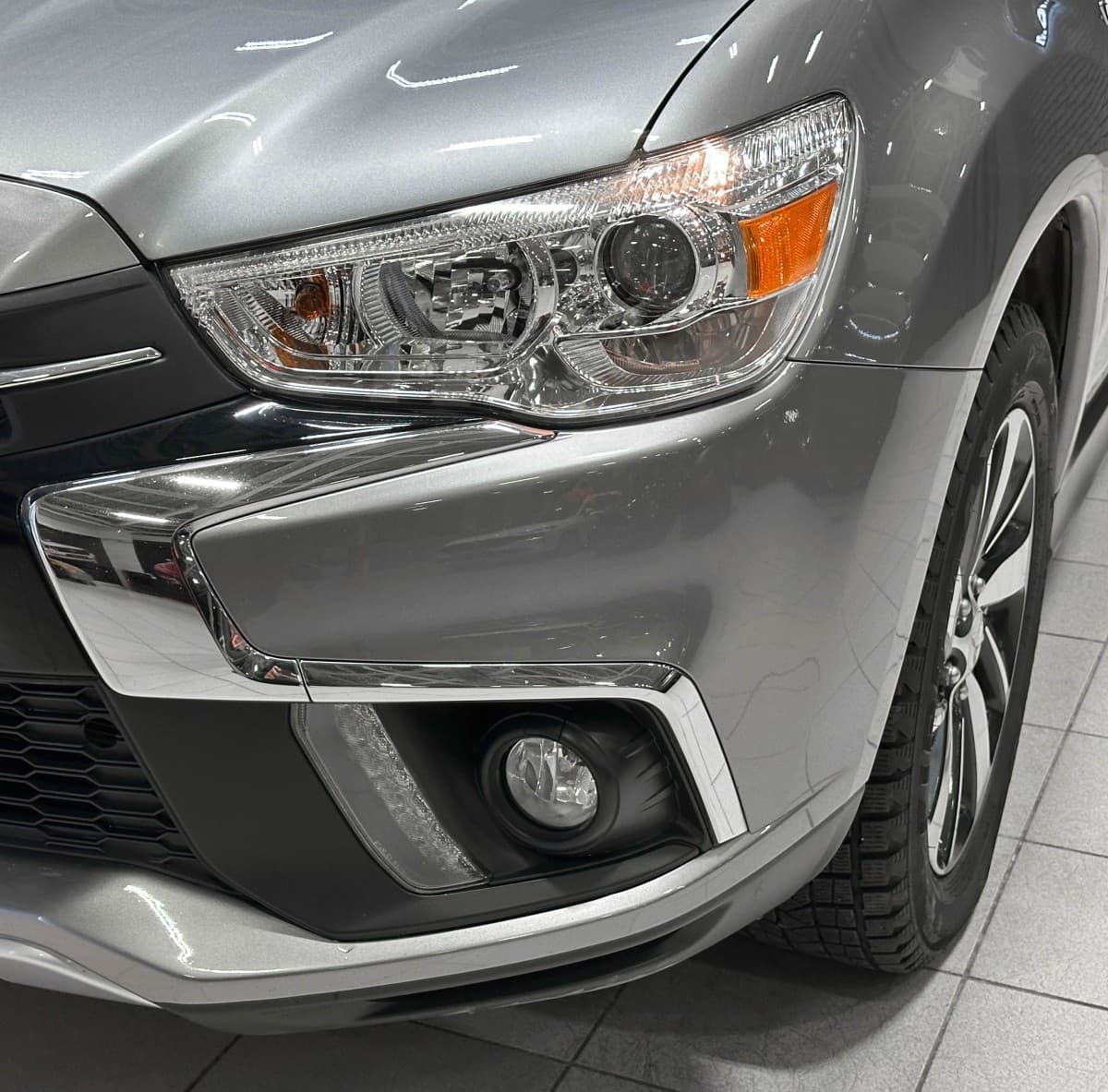 Mitsubishi RVR - 4